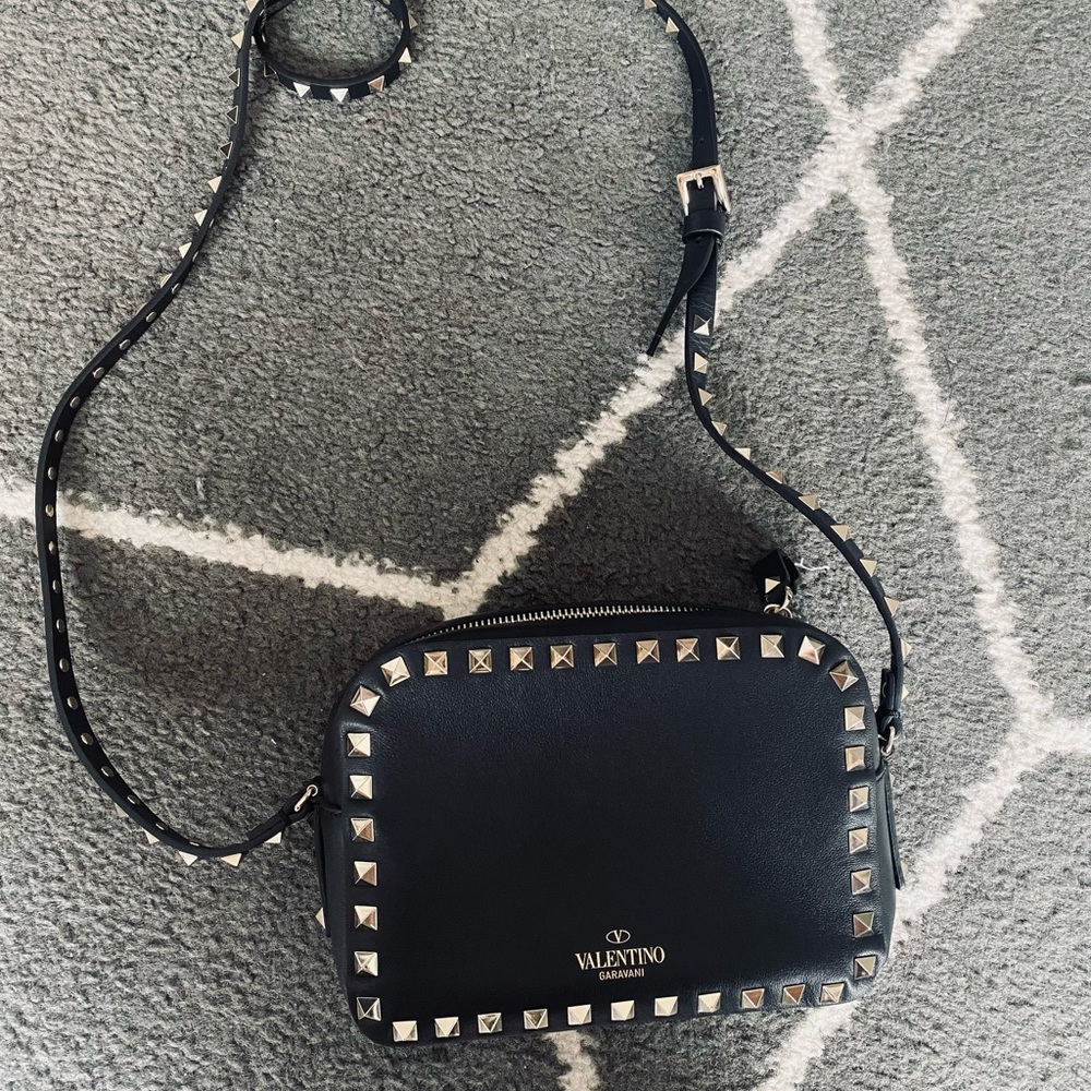 COPY - NWT Authentic Valentino rockstud leather bag